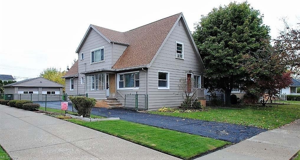 220 Best St #DOWN - Photo 3 of 16