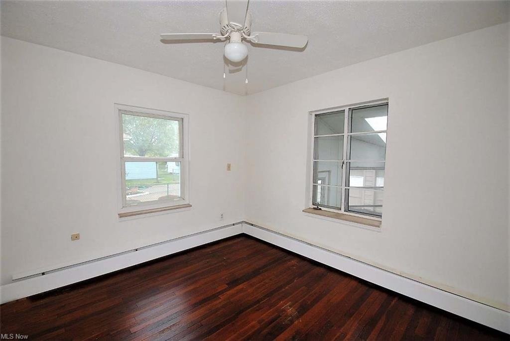 220 Best St #DOWN - Photo 6 of 16