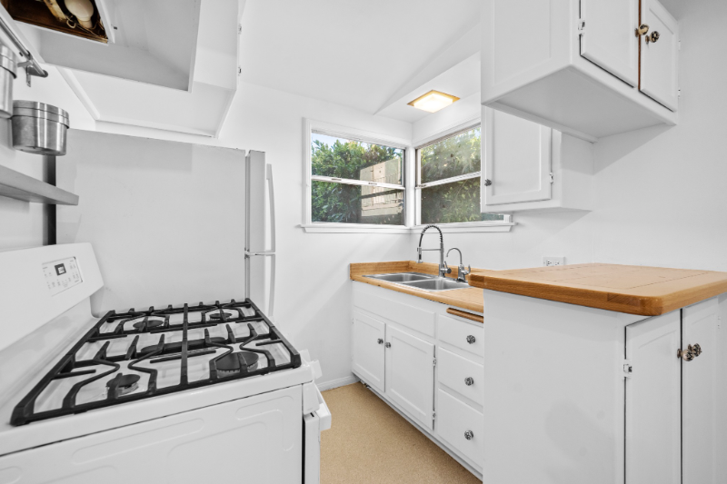26 Rose Ave - Photo 4 of 15