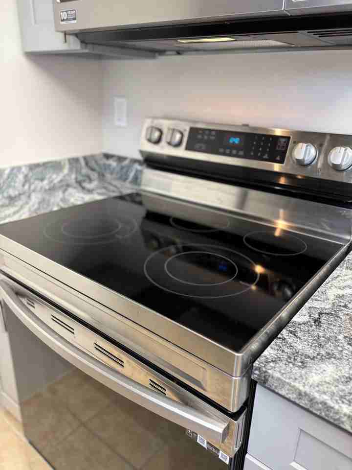 1555 Se 27th St #B - Photo 2 of 12