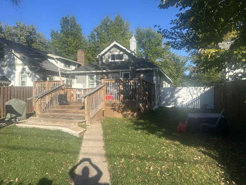 3739 Washburn Ave N - Photo 2 of 20