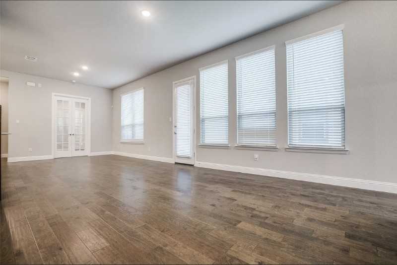 4184 Curtiss Dr - Photo 2 of 12