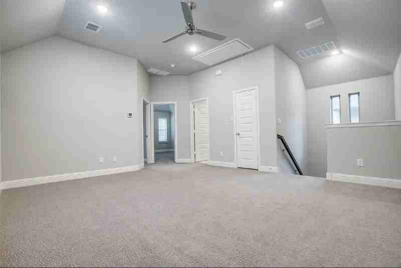 4184 Curtiss Dr - Photo 3 of 12