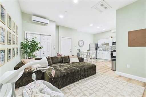 110 8th St