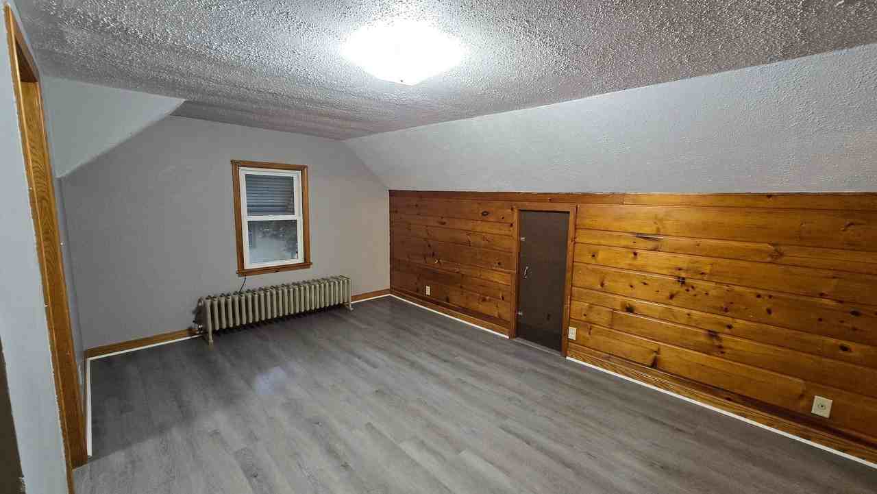 238 Macarthur St E #2 - Photo 4 of 8
