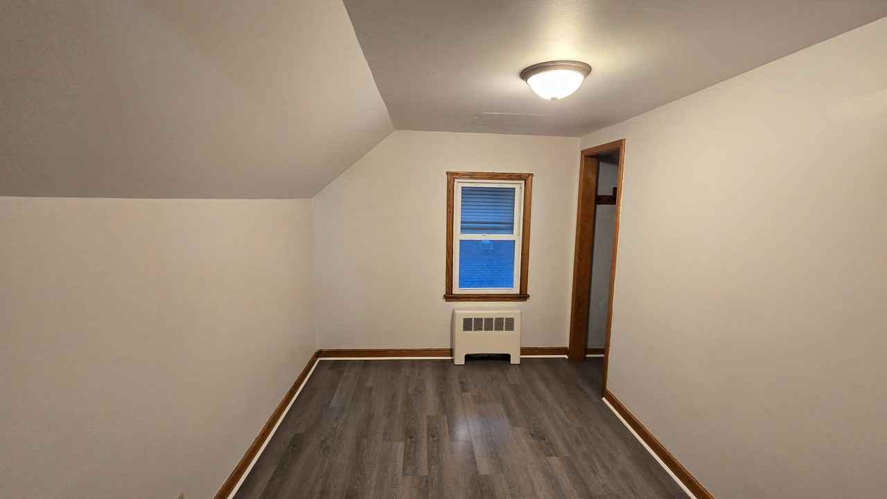238 Macarthur St E #2 - Photo 6 of 8