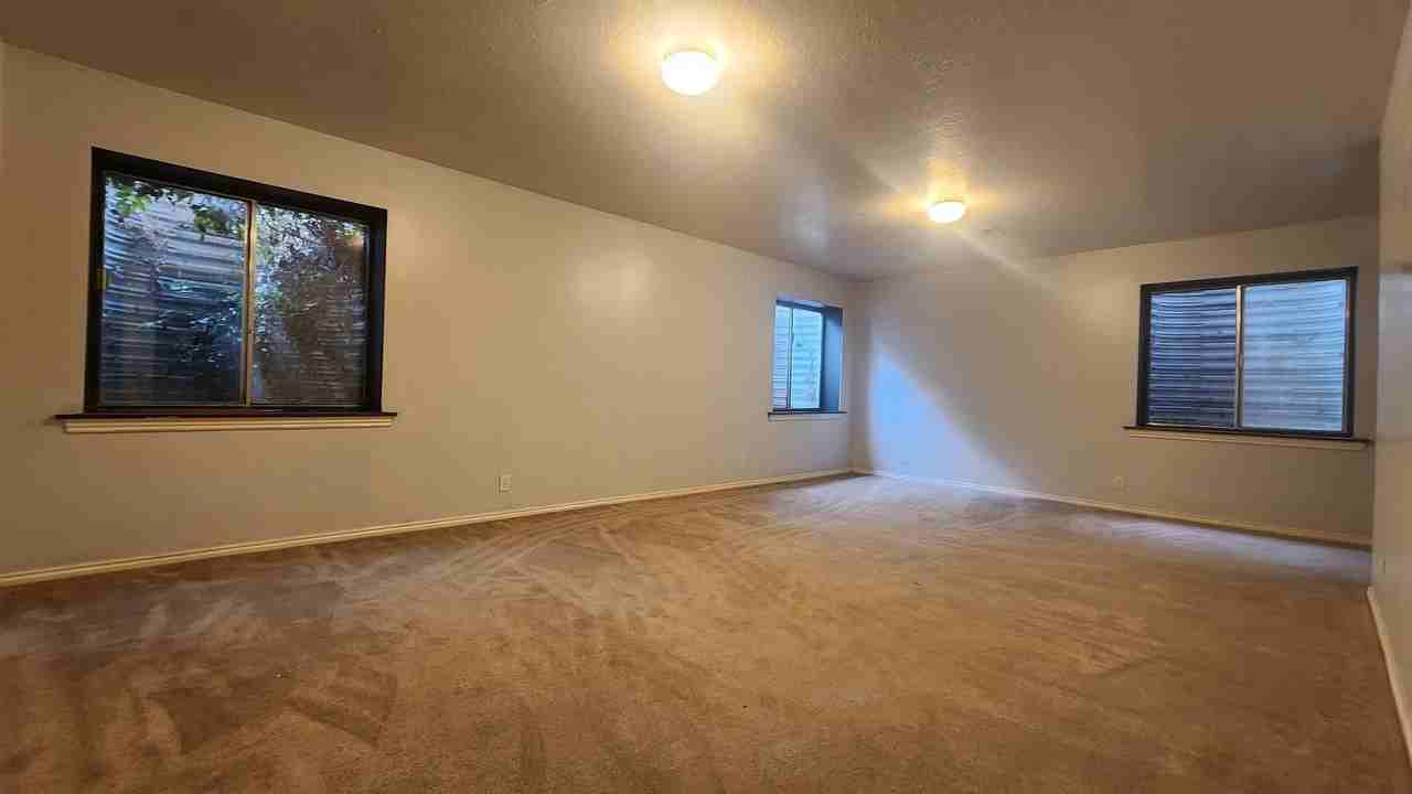 1527 E Murray Holladay Rd - Photo 5 of 9