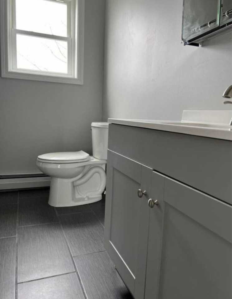 48 Spring St - Photo 4 of 6