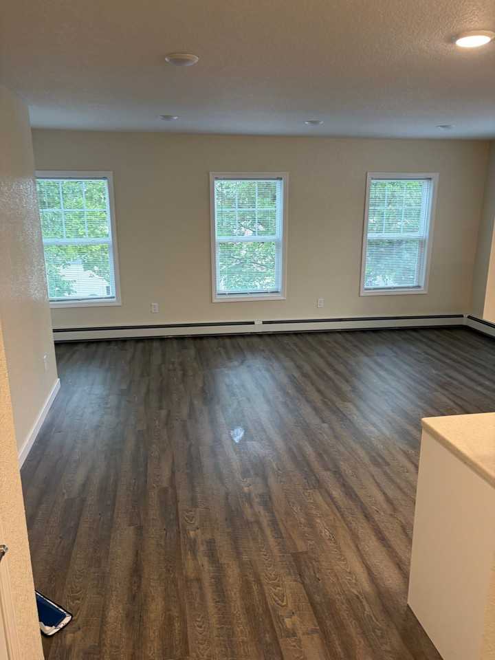 621 W 4th St #200 - Photo 2 of 13
