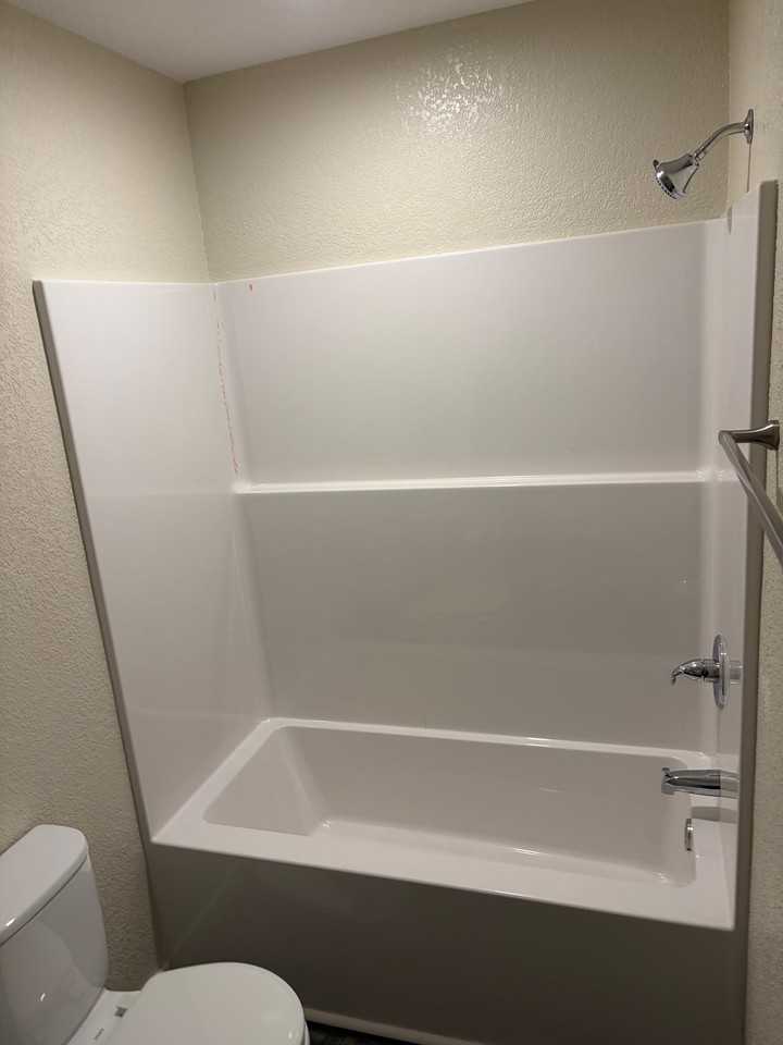 621 W 4th St #200 - Photo 4 of 13