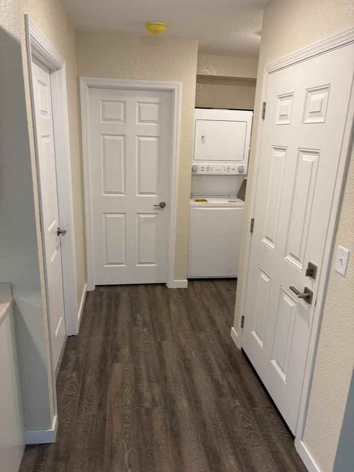 621 W 4th St #200 - Photo 5 of 13