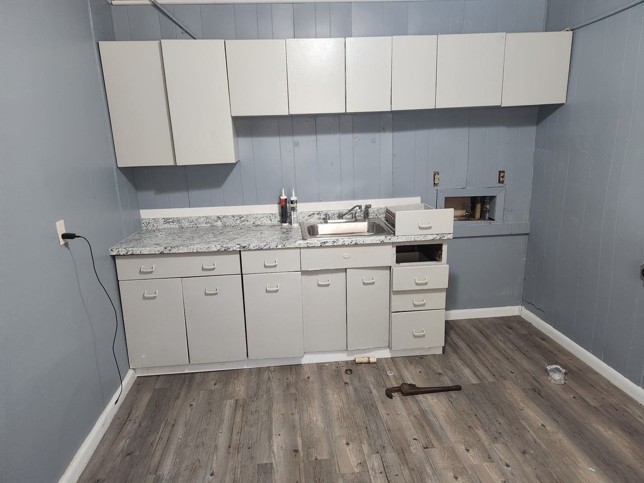 4402 Waters Pl - Photo 5 of 7