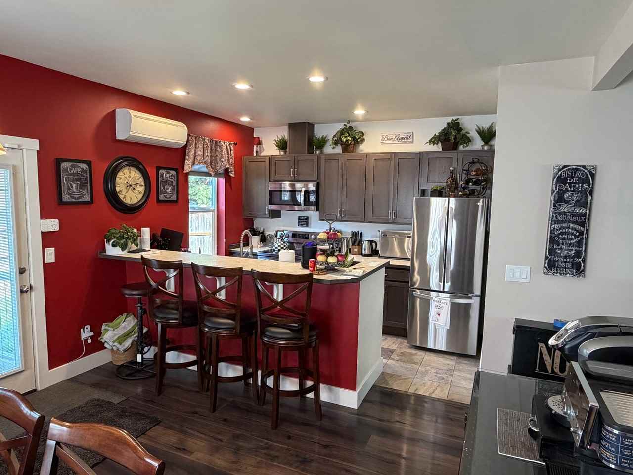 75 Gerard Ln - Photo 4 of 13