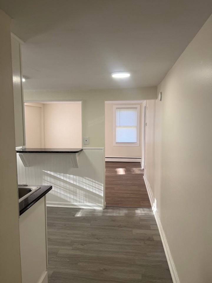 557 Main St #7 - Photo 2 of 9