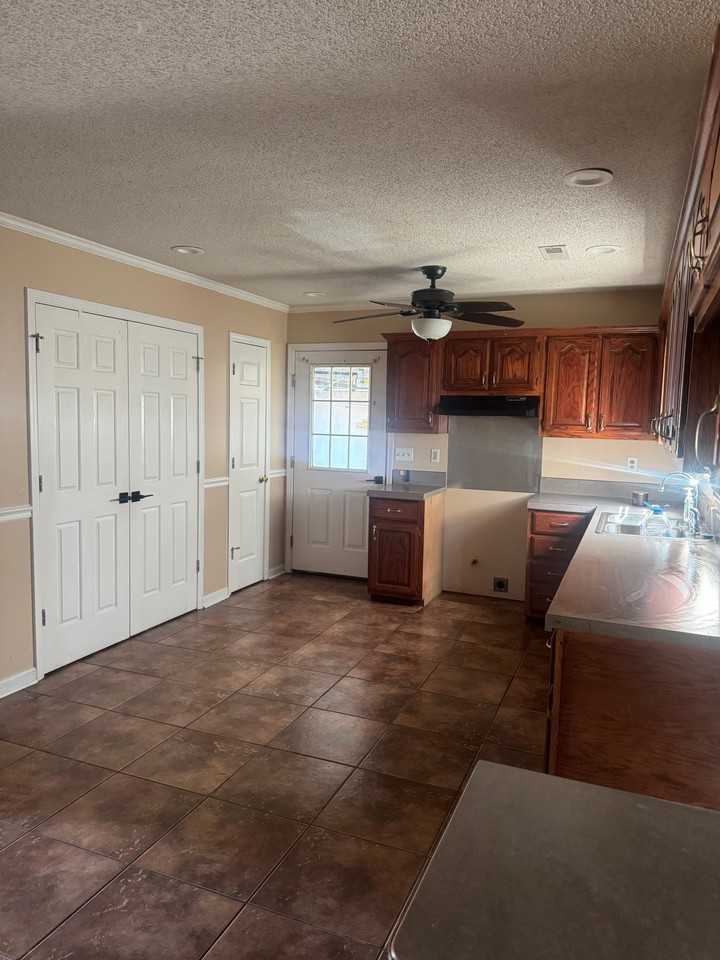 479 Ervin Ln - Photo 7 of 8