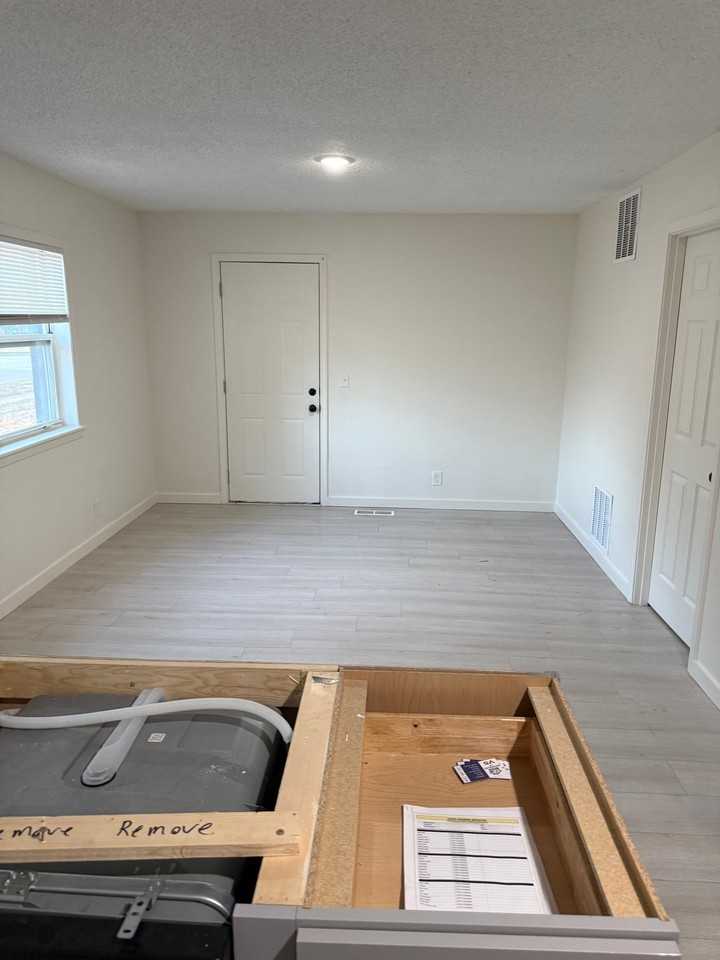1613 E Del Mar St - Photo 6 of 10