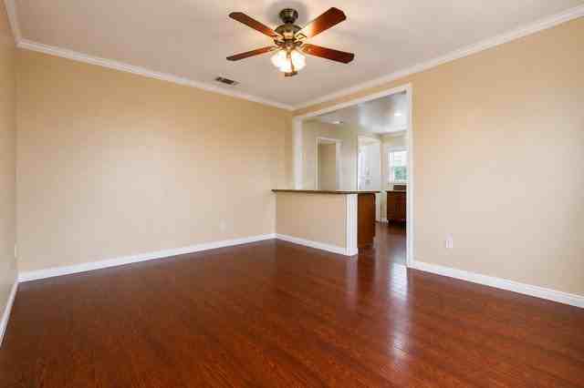 5439 Bonfair Ave - Photo 4 of 14