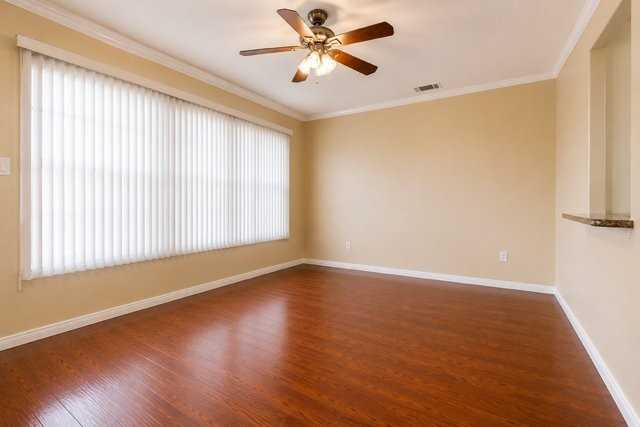 5439 Bonfair Ave - Photo 5 of 14