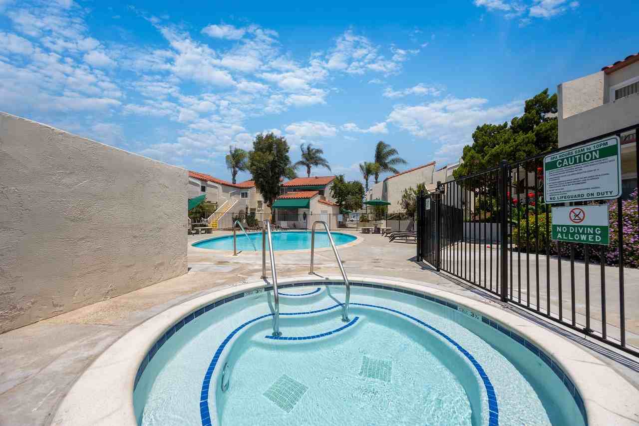 La Mesa Gardens - Photo 4 of 33