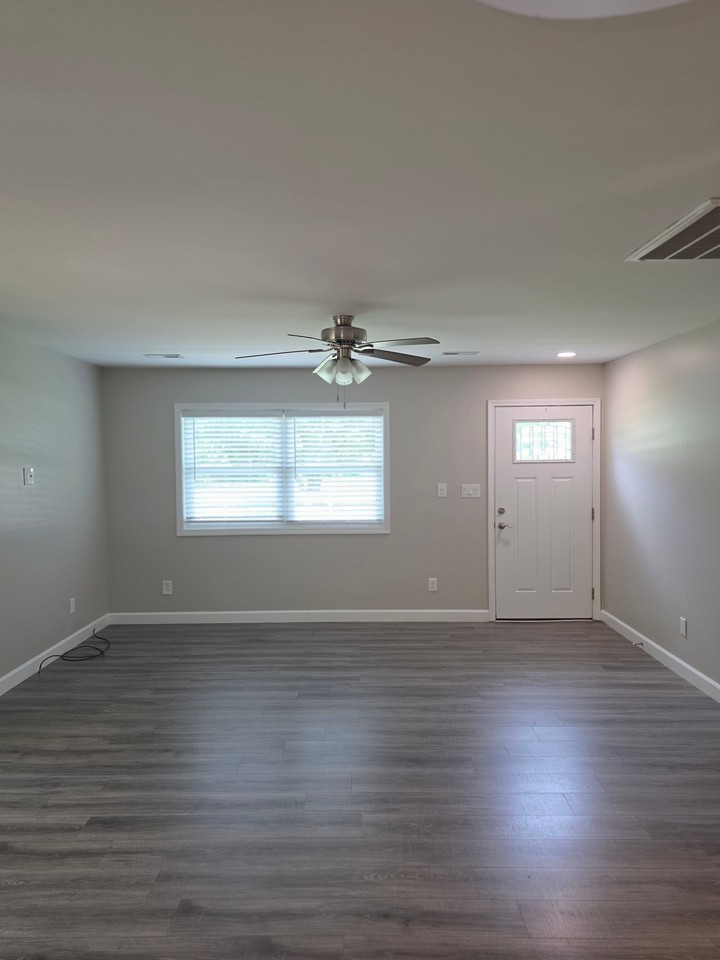 1520 Hickman Rd Nw - Photo 2 of 14
