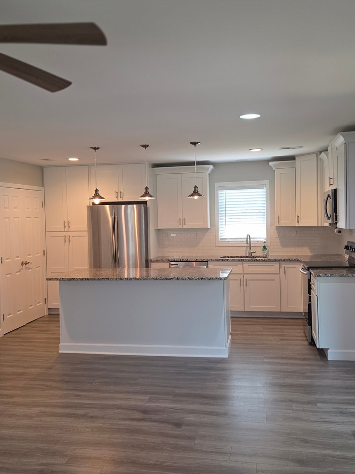 1520 Hickman Rd Nw - Photo 3 of 14