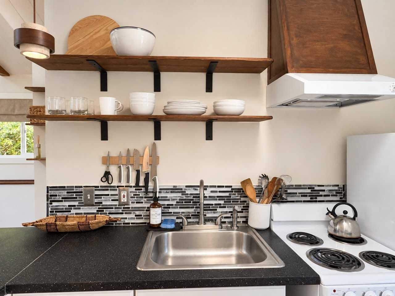 1704 Parker St - Photo 5 of 14