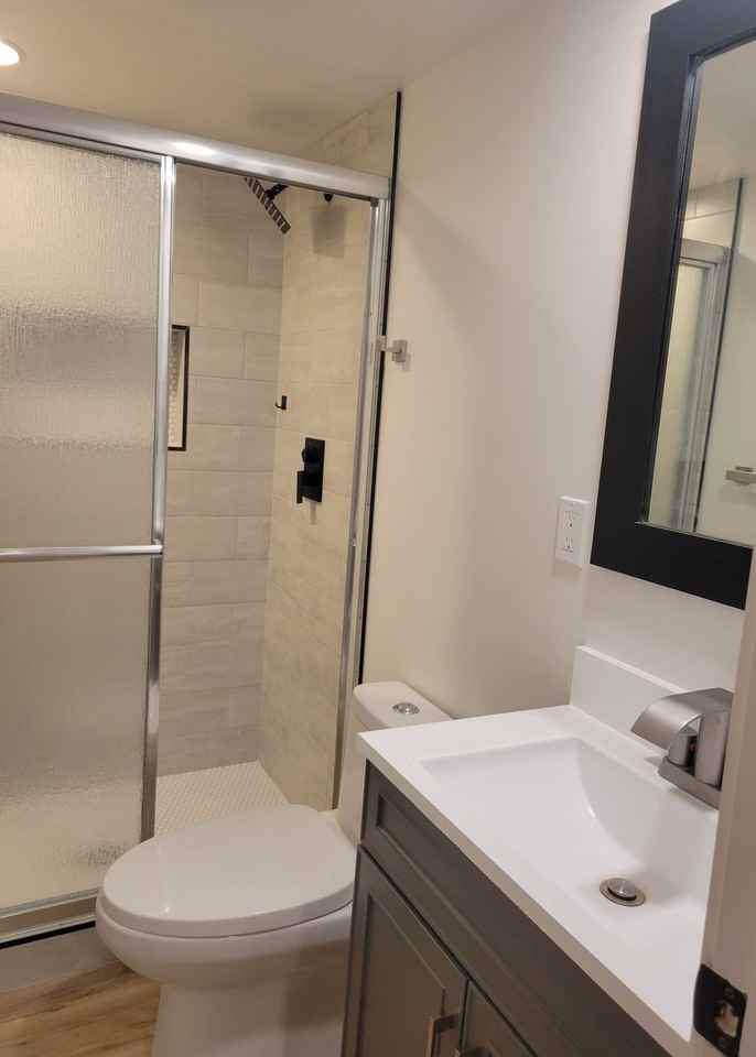 313 E Elm St #2 - Photo 4 of 11