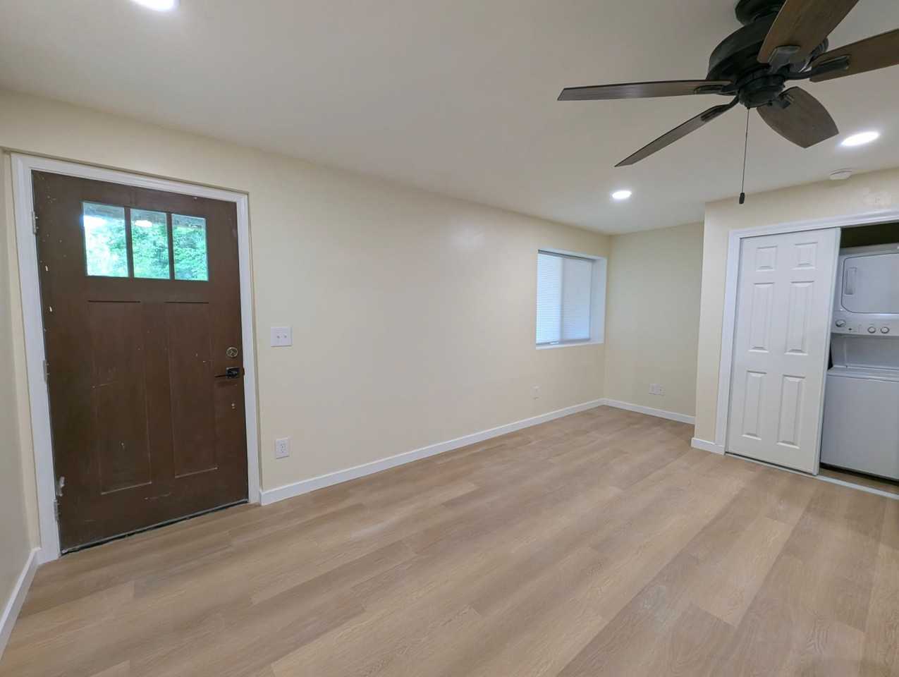 6319 S Eddy Ct - Photo 2 of 7