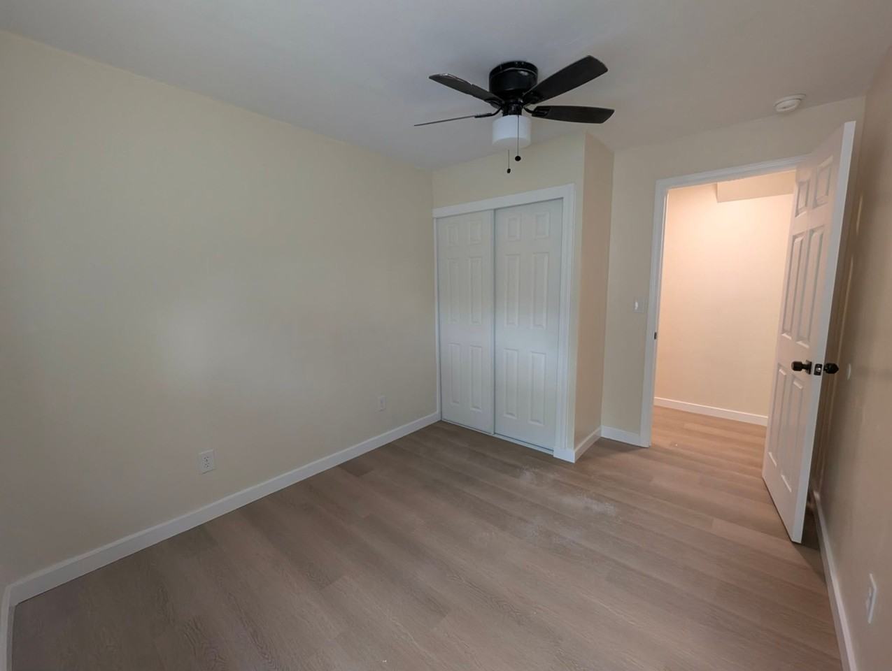 6319 S Eddy Ct - Photo 4 of 7