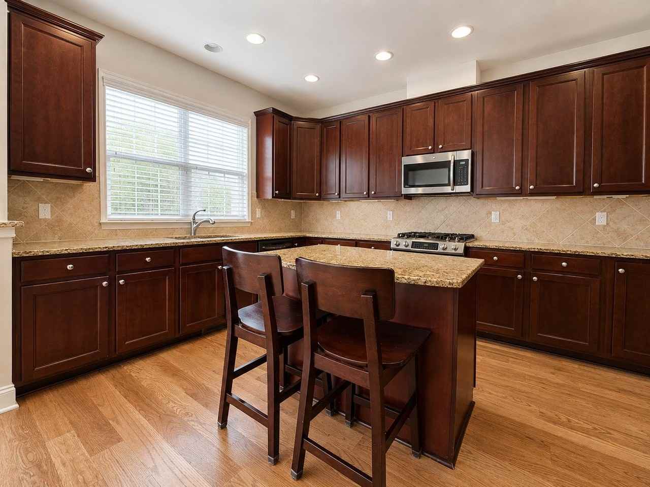 5008 Ridgemont Walk Se - Photo 4 of 17