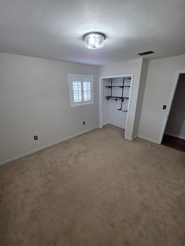 318 Powell Dr - Photo 3 of 26