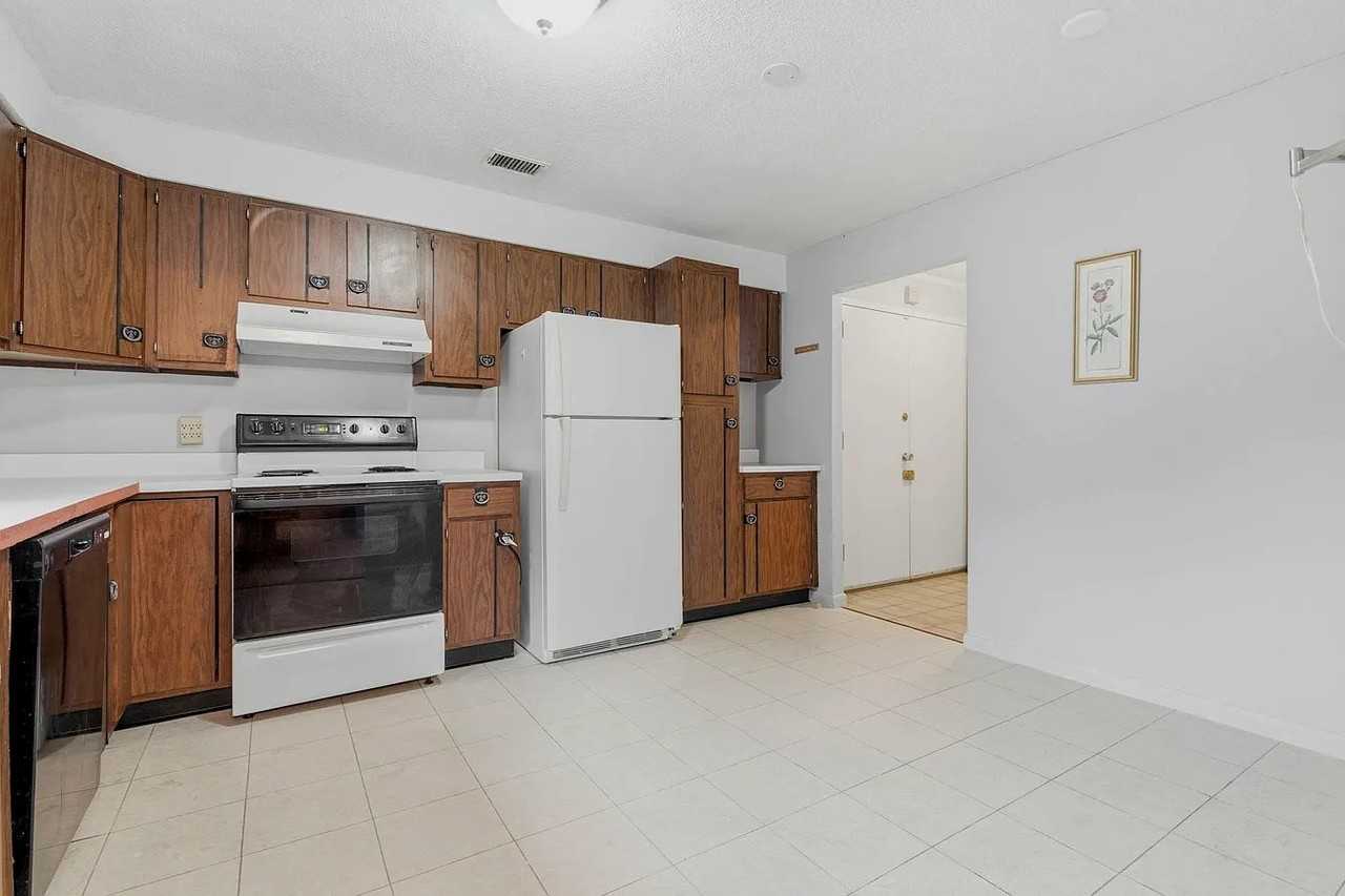 1002 Paradise Rd #1C - Photo 2 of 20