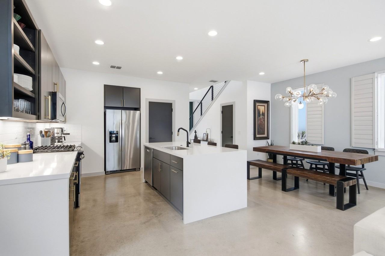 4020 Airport Blvd #3 - Photo 5 of 20