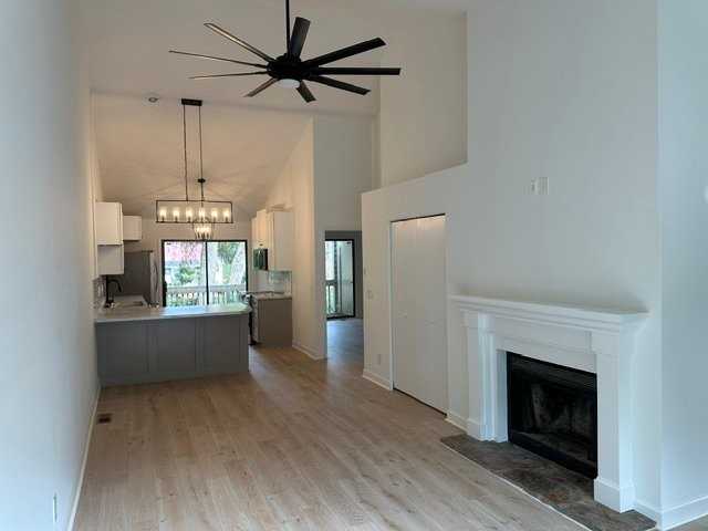 205 Tabor View Ln - Photo 4 of 12