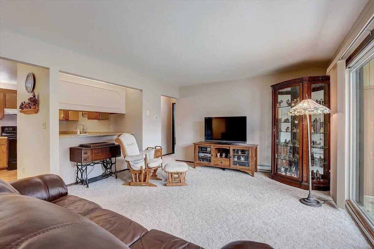 3215 W Mangold Ave #C - Photo 2 of 20