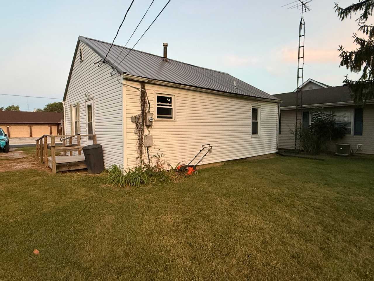 1609 Washington Ave - Photo 2 of 12
