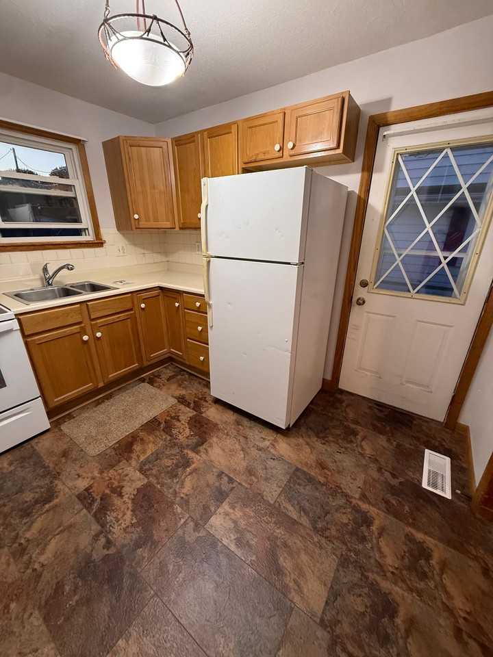 1609 Washington Ave - Photo 4 of 12