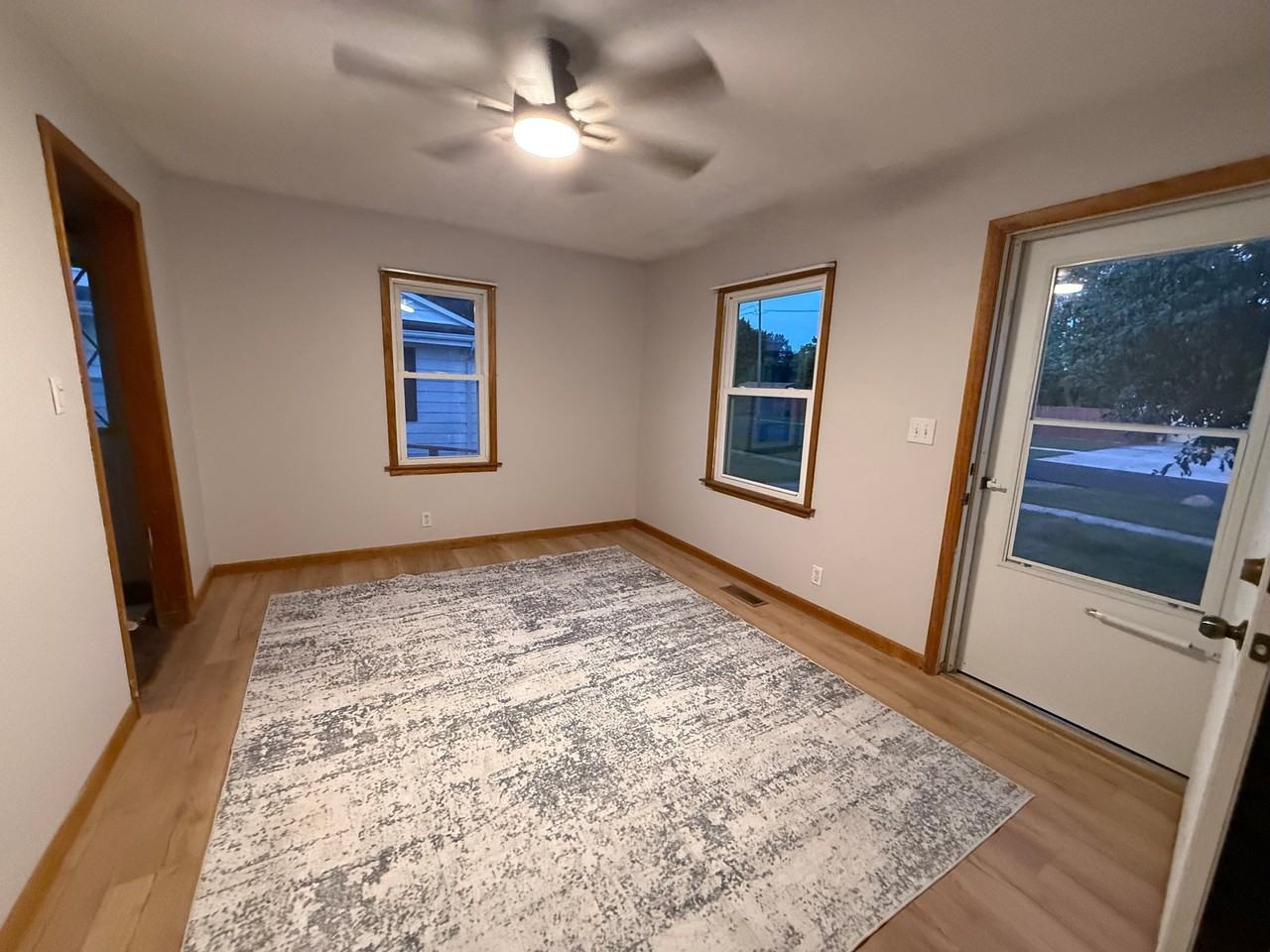 1609 Washington Ave - Photo 5 of 12