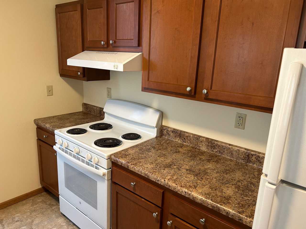 711 Beechurst Ave #301 - Photo 5 of 6