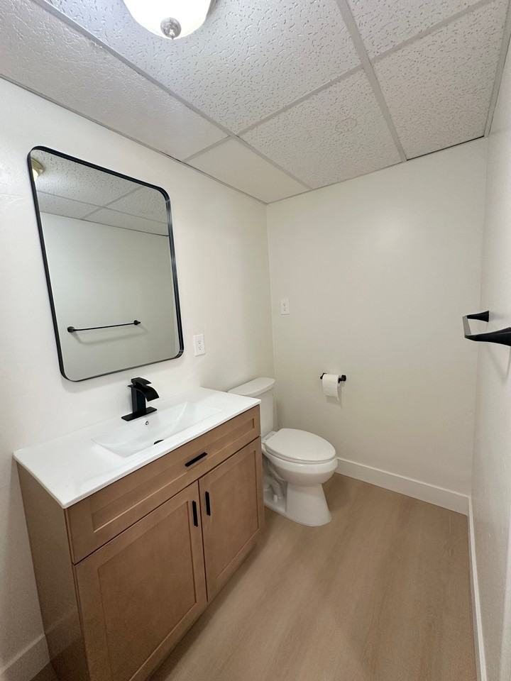 270 S Edgehill Dr - Photo 5 of 18