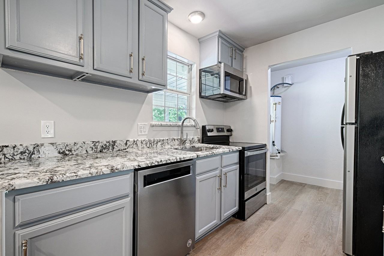 120 Janice Ln - Photo 6 of 20