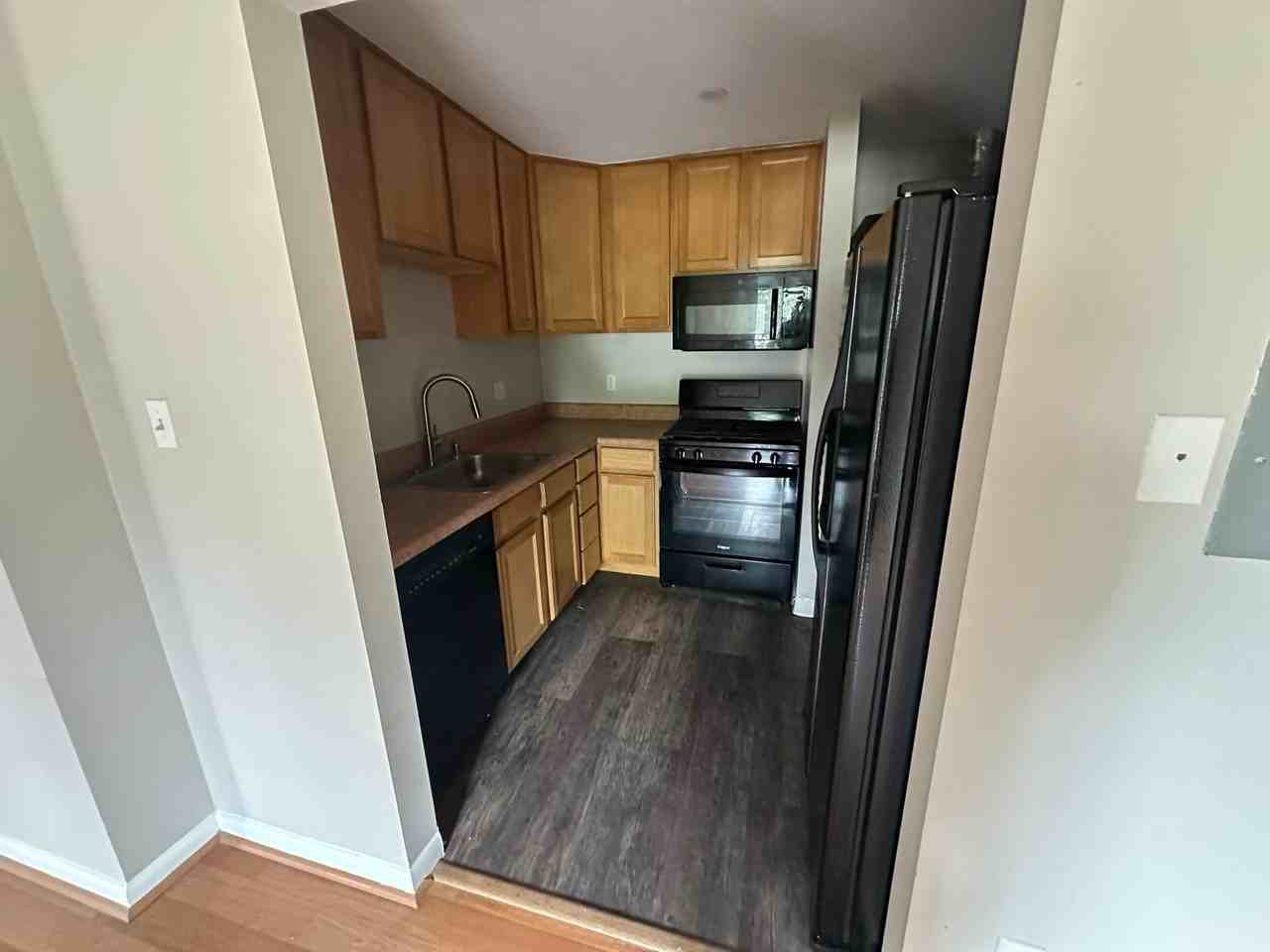 1719 Gainesville St Se #102 - Photo 3 of 11
