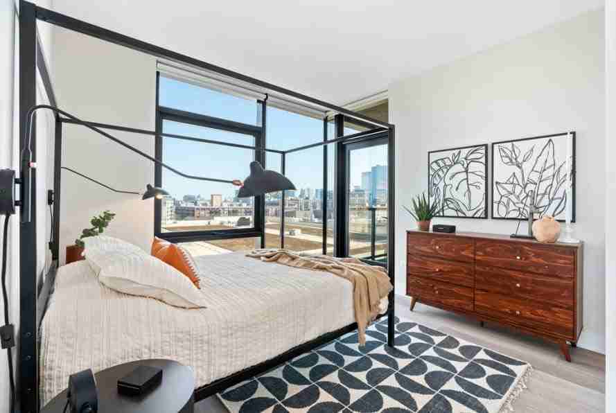 1154 W Van Buren St - Photo 4 of 11