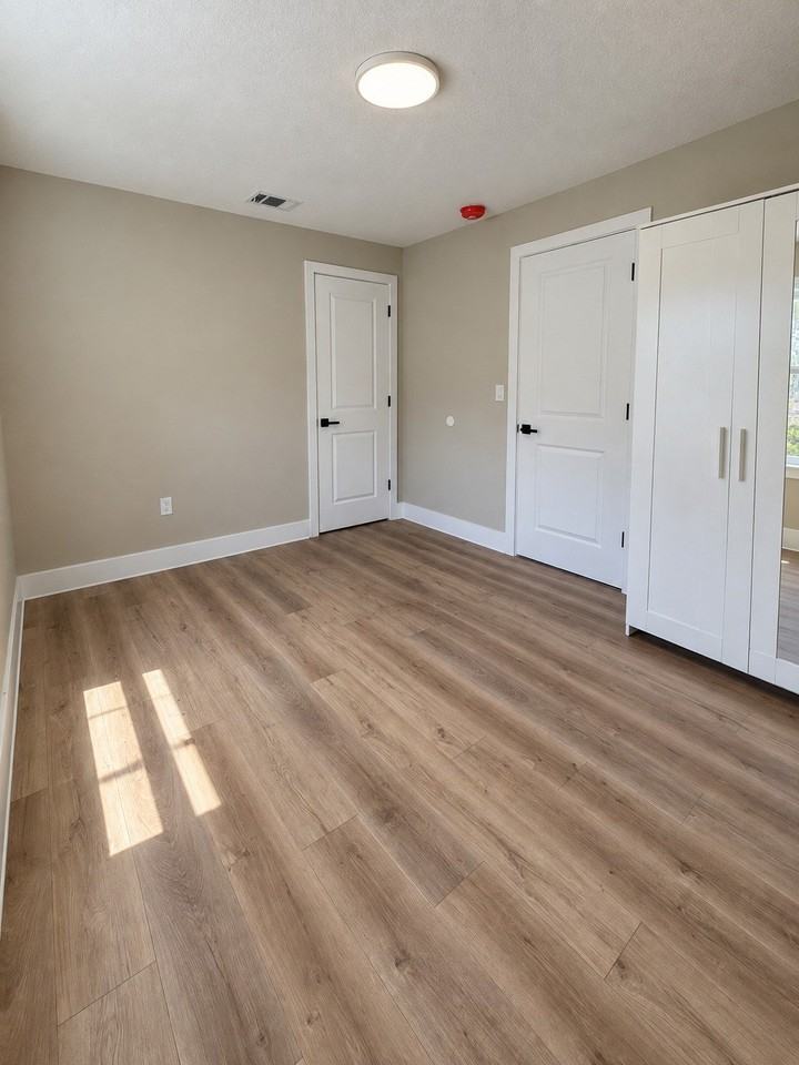 1124 California Ave - Photo 7 of 15