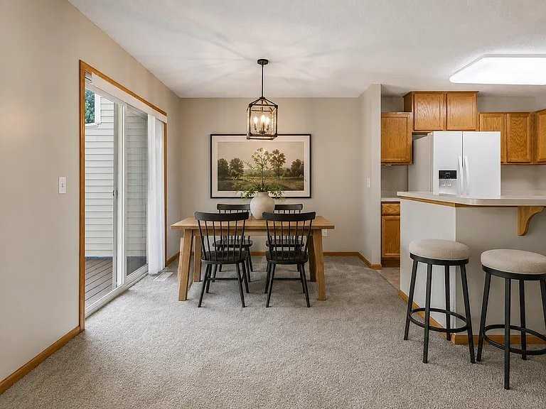 2085 Saint Johns Ct - Photo 3 of 18