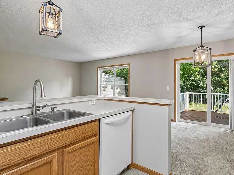 2085 Saint Johns Ct - Photo 5 of 18