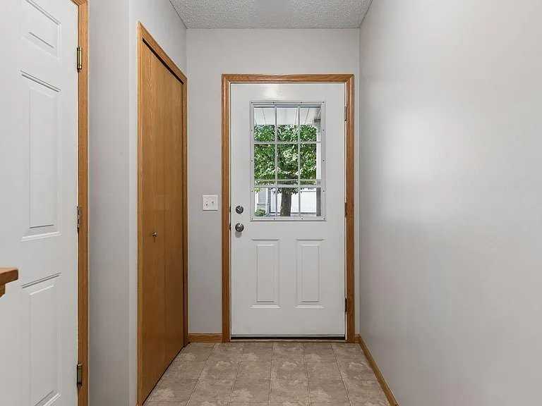 2085 Saint Johns Ct - Photo 7 of 18
