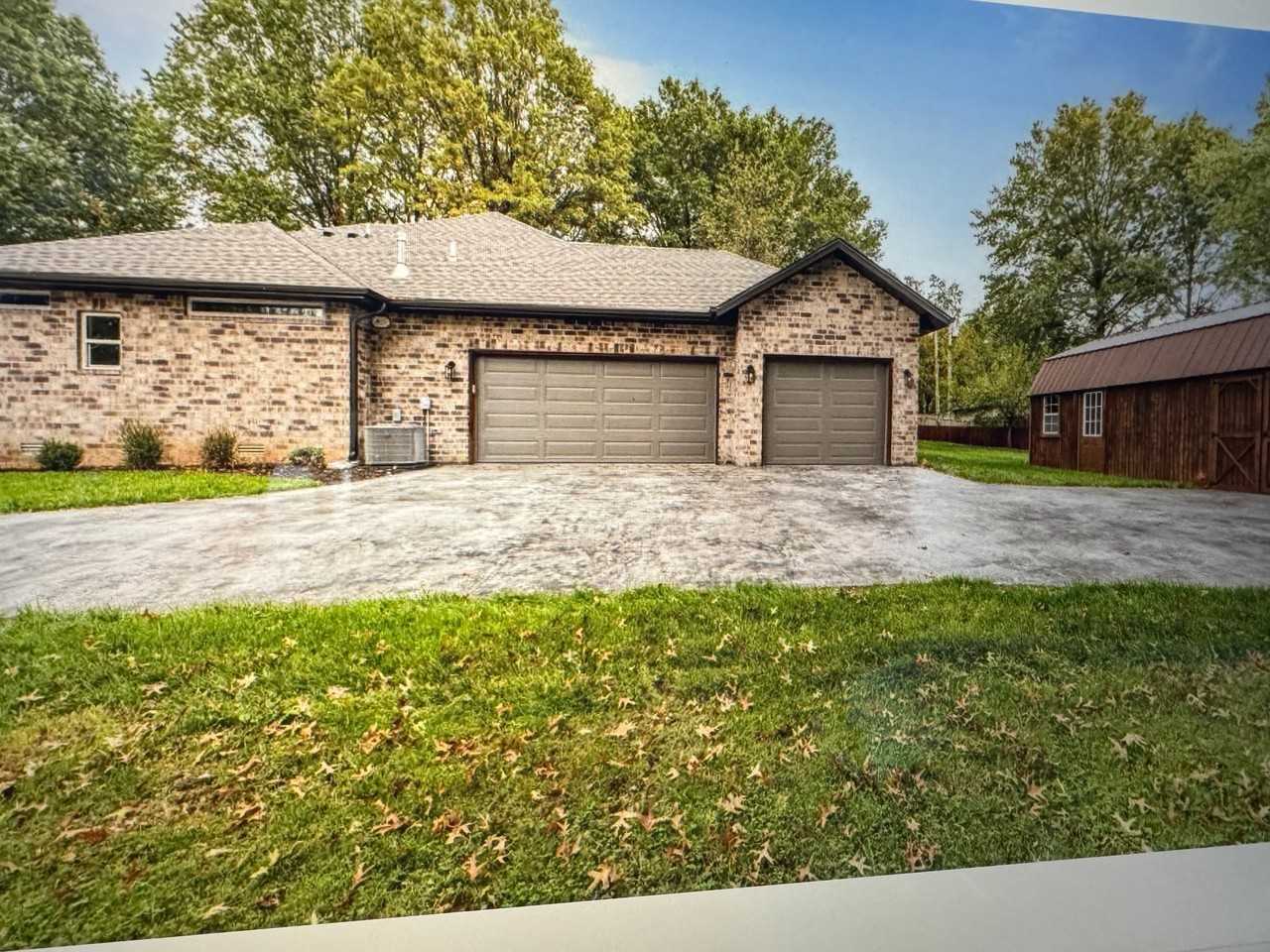 104 W Aven Ave - Photo 2 of 13