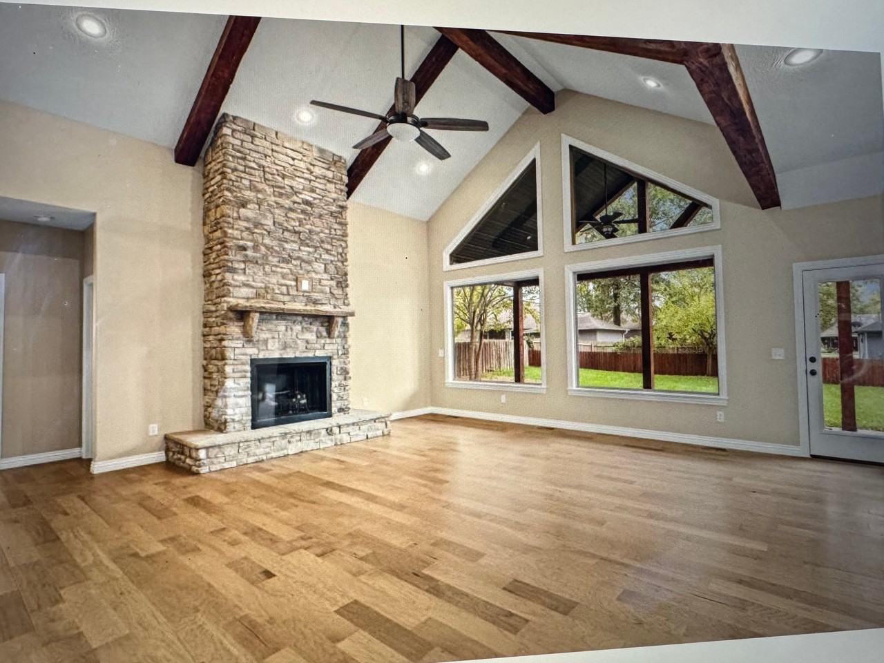 104 W Aven Ave - Photo 4 of 13