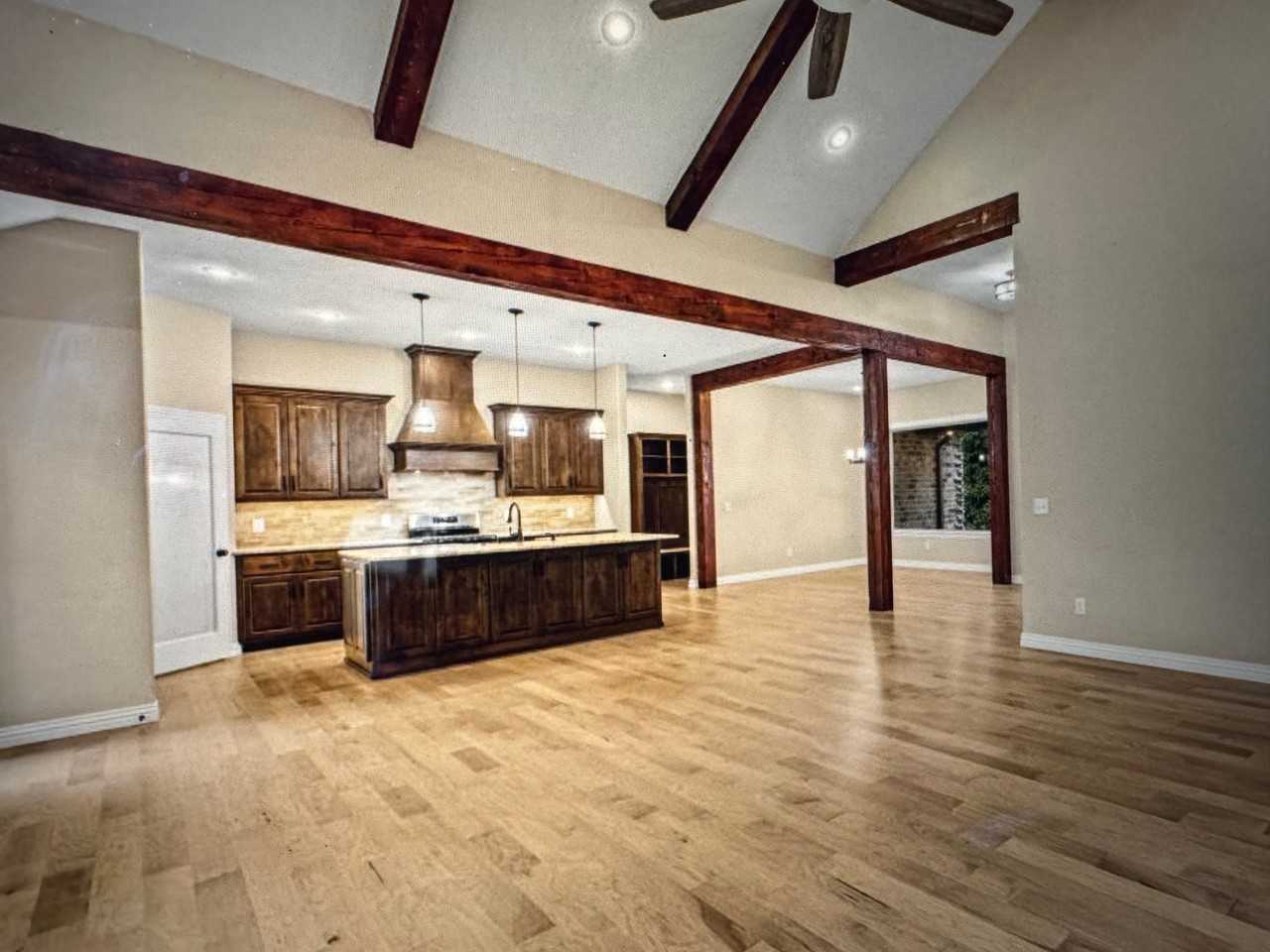 104 W Aven Ave - Photo 5 of 13
